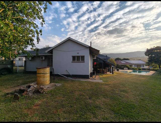 4 BEDROOM HOUSE FOR SALE IN PROTEA PARK